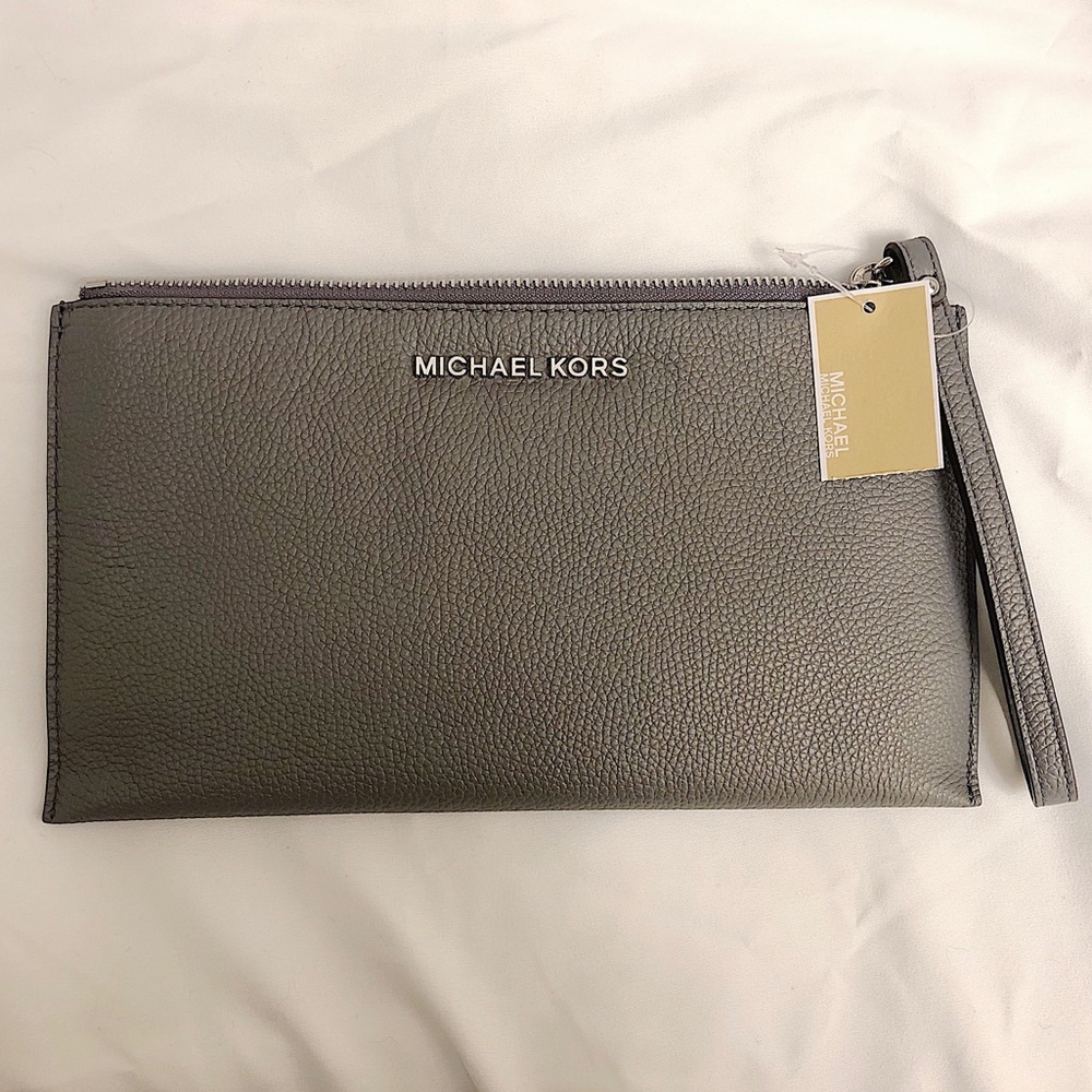 **NEW** Michael Kors Leather Jet Set Wristlet